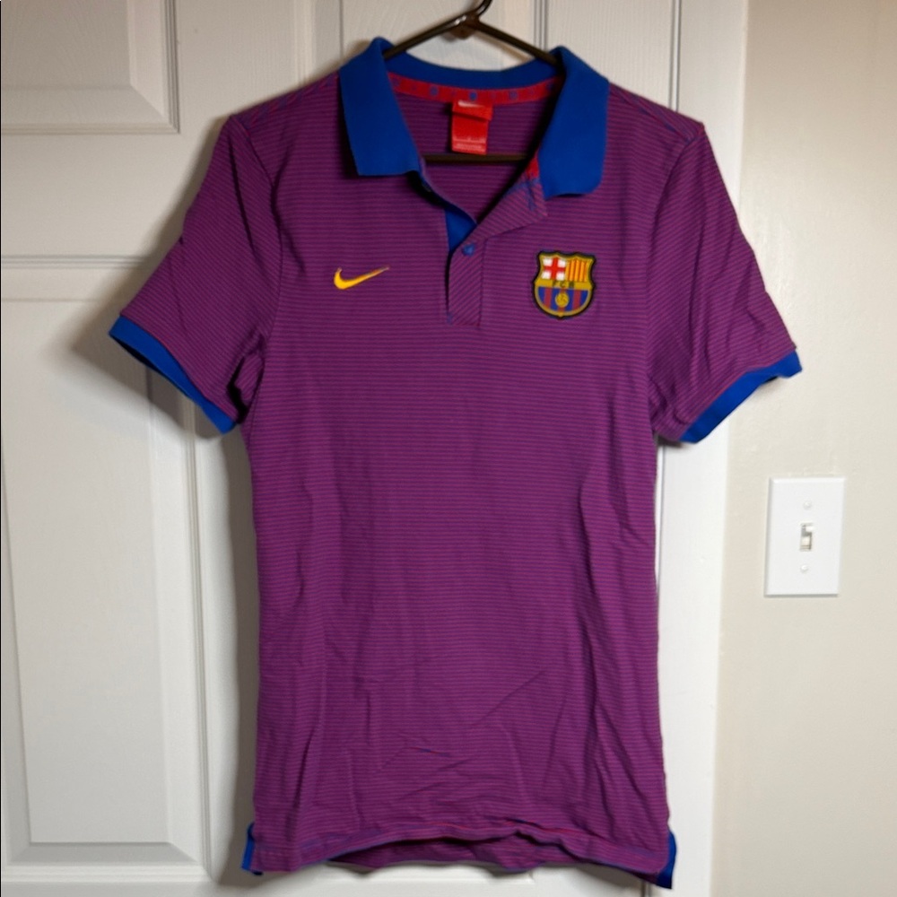 Nike Men’s striped FIFA FCB Polo Shirt
